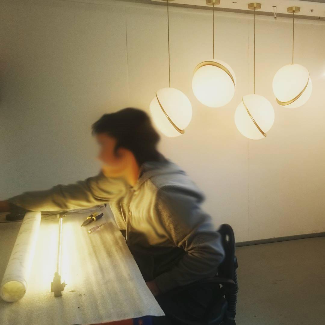 Cresnova Mondsichel Pendelleuchte | Mondförmiges Design | Stimmungsvolle Beleuchtung für Zuhause