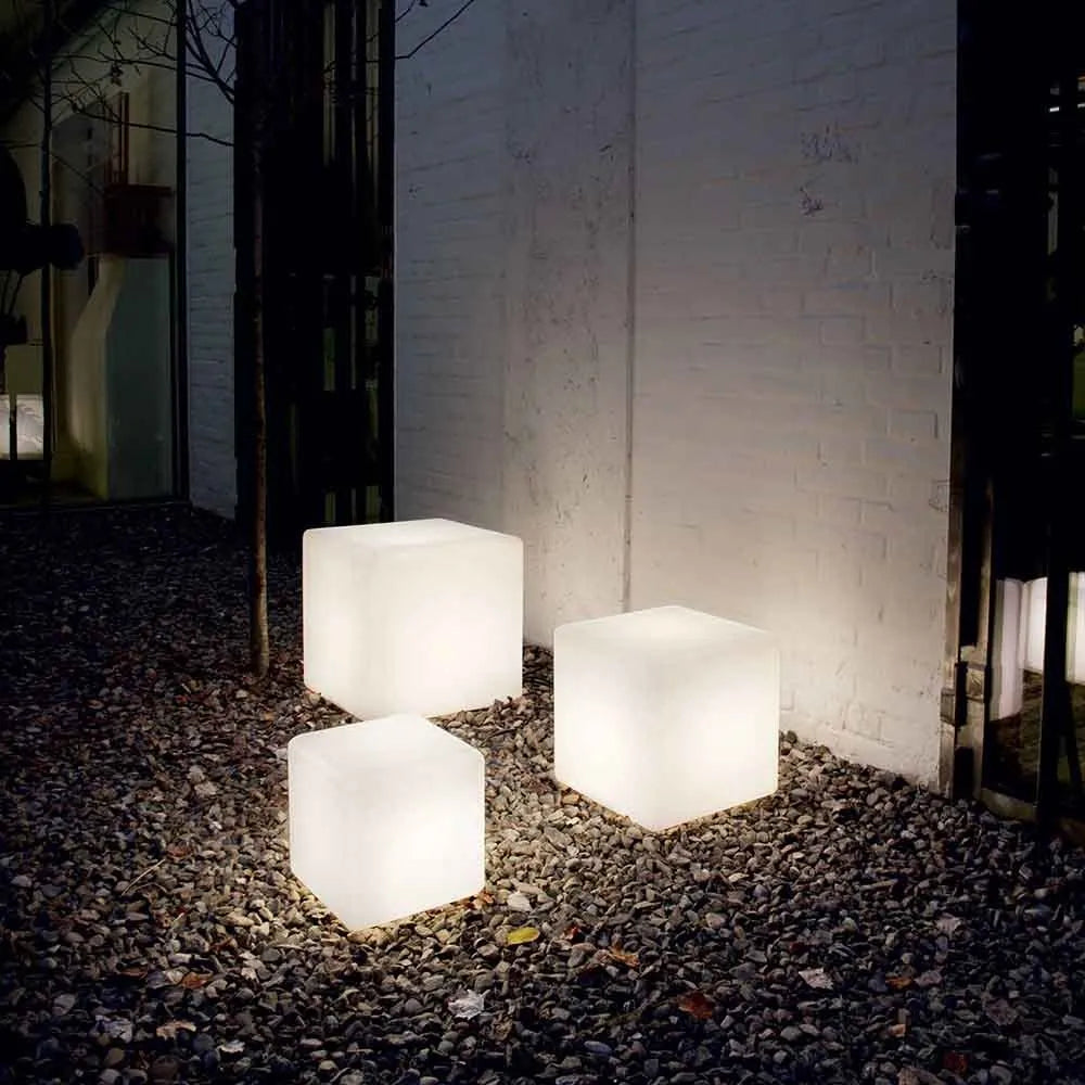 CubeLume Kubische Gartenleuchte | LED Außenbeleuchtung | Solarbetrieben | Stilvolles Design