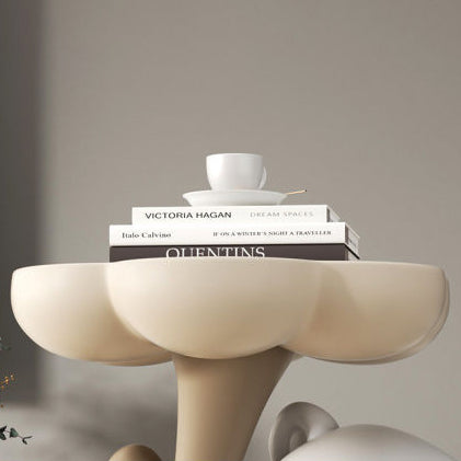 BearBloom Art Deco Beistelltisch | Harz-Design | 1 Ablage | Stilvoll für Wohnzimmer