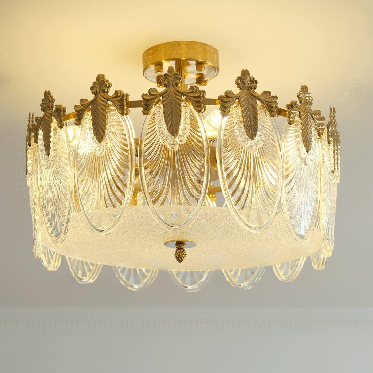 VeraLuxe Decorative Glass Round Chandelier | Elegante Deckenleuchte | Luxus Kronleuchter | Deko für Zuhause