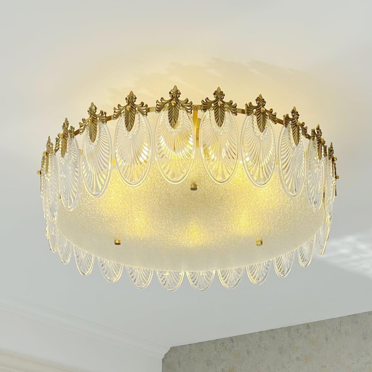 VeraLuxe Decorative Glass Round Chandelier | Elegante Deckenleuchte | Luxus Kronleuchter | Deko für Zuhause