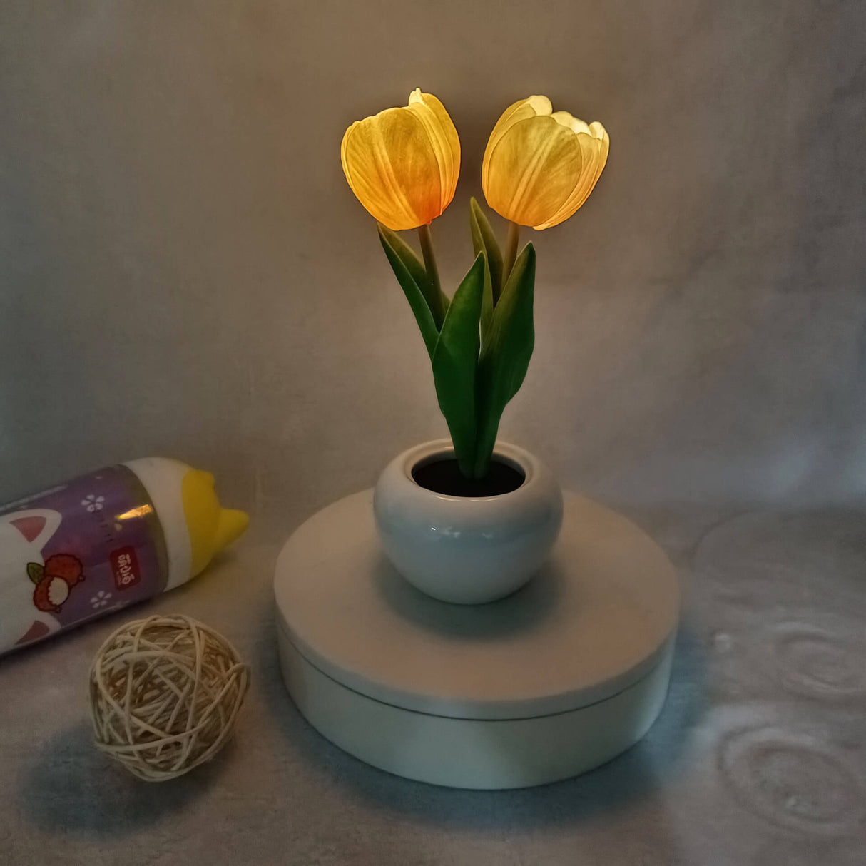 BlossomGlow LED Nachtlicht Tischlampe | Kreatives Blumen-Design | Tulpe & Pfingstrose | Stimmungslicht