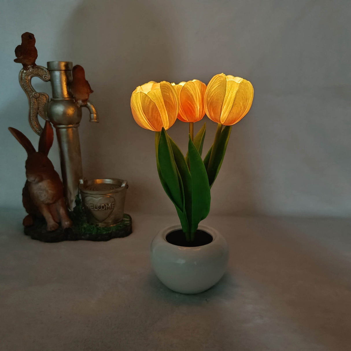 BlossomGlow LED Nachtlicht Tischlampe | Kreatives Blumen-Design | Tulpe & Pfingstrose | Stimmungslicht