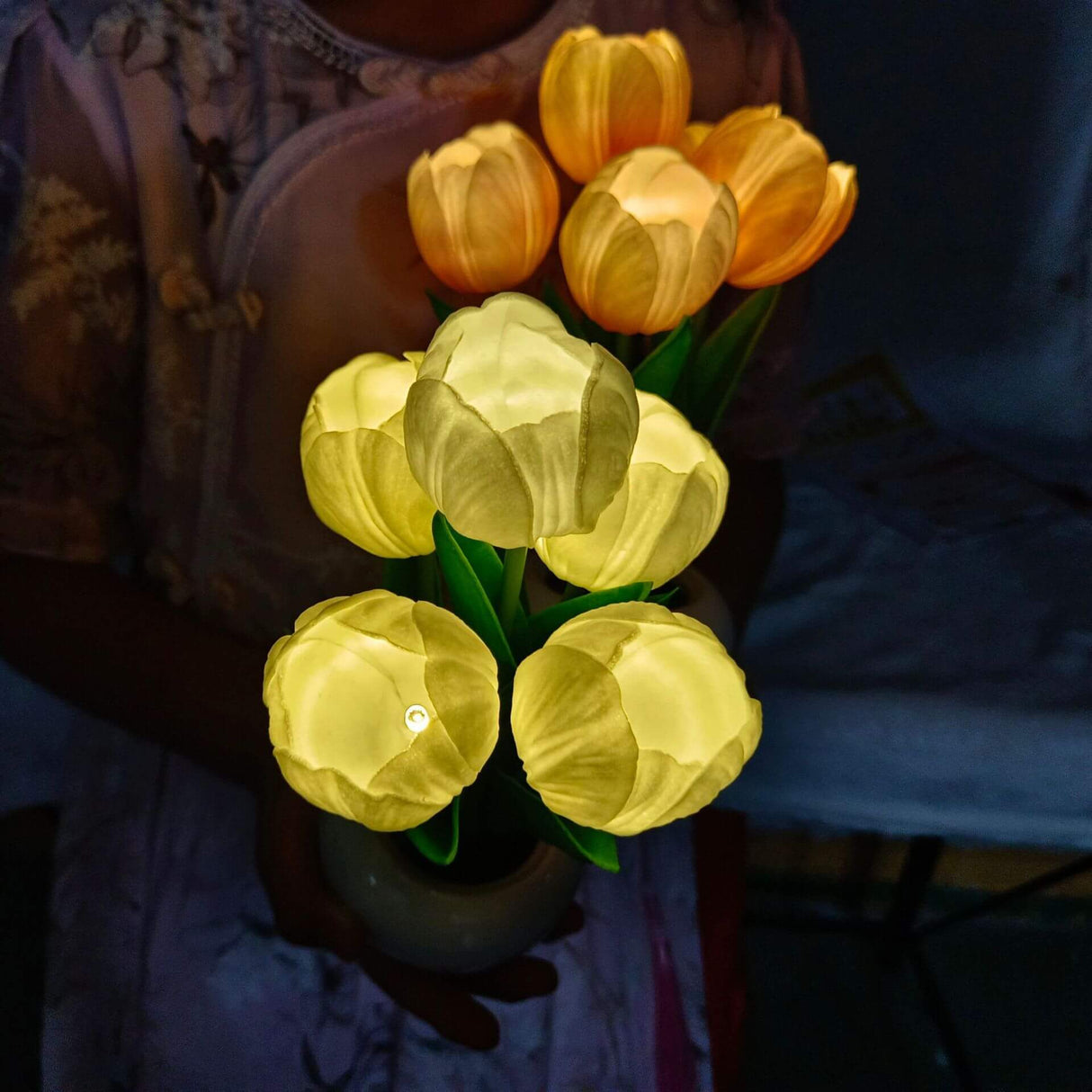 BlossomGlow LED Nachtlicht Tischlampe | Kreatives Blumen-Design | Tulpe & Pfingstrose | Stimmungslicht