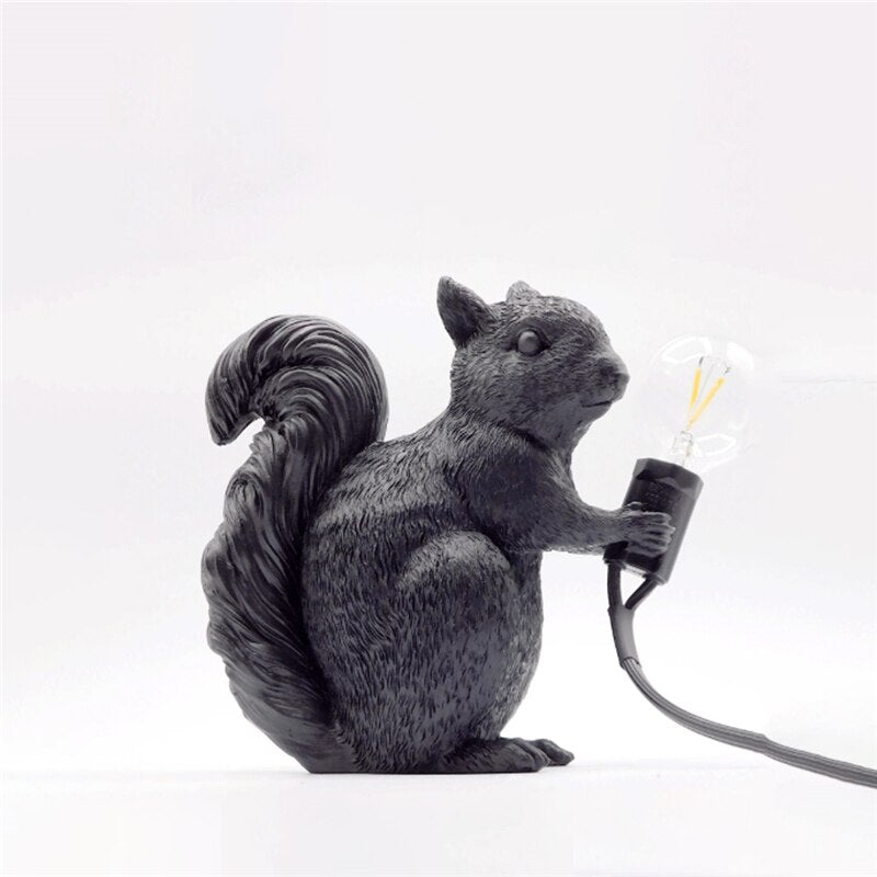 SquirrelBright Nordische Eichhörnchen Tischlampe | Designer-Deko | LED Stimmungslicht | Perfekt für Zuhause