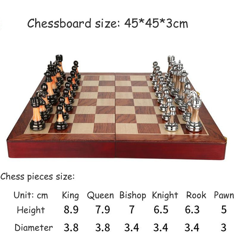 RegalChess Luxus-Schachspiel aus Metall | Großes 45 cm Holzbrett | Edles Design für Strategie und Stil