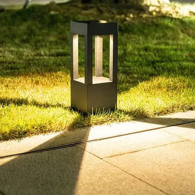 SolaraNova Solarbetriebene Säulenlampe | Nachhaltige Gartenbeleuchtung | LED Außenleuchte | Wetterfest | Solarbetriebene Lichtquelle für Terrasse & Garten