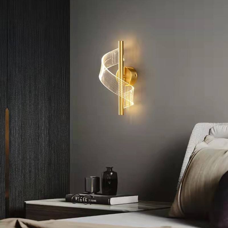 LumiPillar Luxuriöse Wandleuchte mit Glaskandelaber | Elegante Beleuchtung | Premium-Design