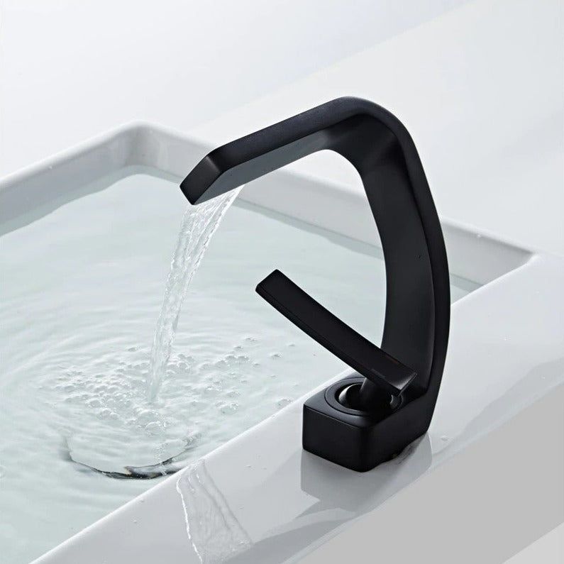 FlowLuxe Moderner geschwungener Wasserhahn | Wasserfall-Design | Premium-Qualität | Stilvoll und funktional