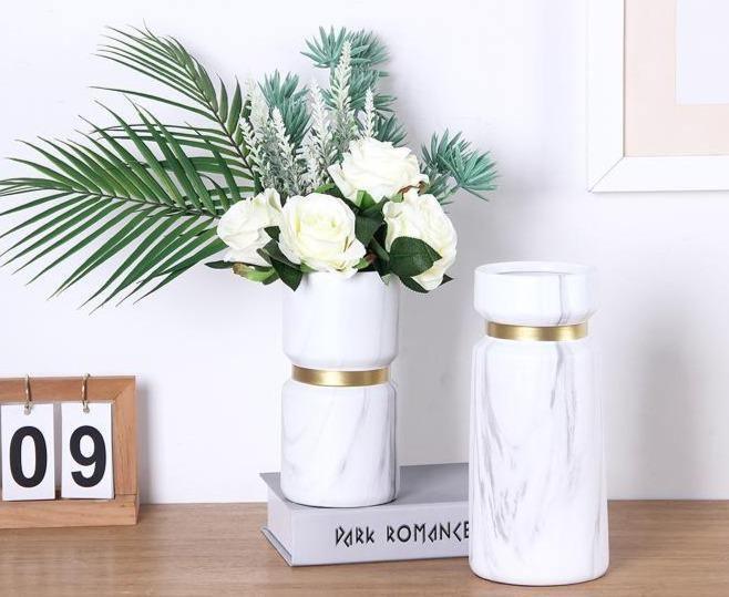 EleganceVase Luxuriöse Design Vase | Zeitloses Dekoelement | Perfekt für Blumen & Trockenarrangements