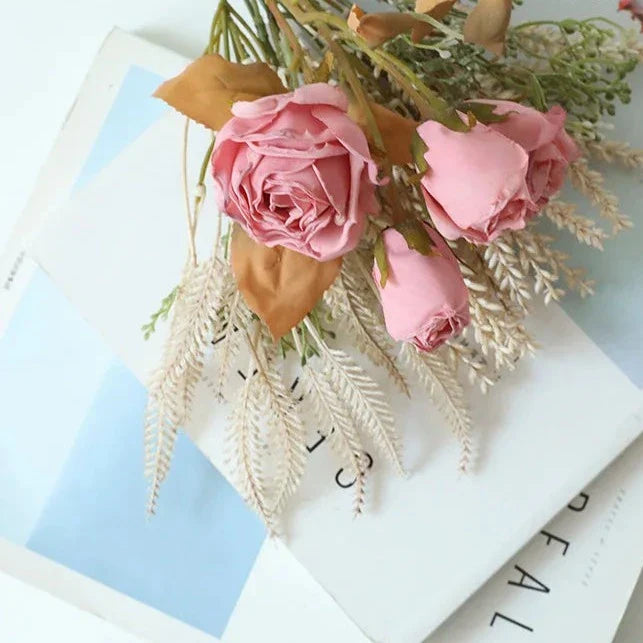 BlossomEternal Faux Trockenrosen-Bund | Elegante Deko-Blumen | Langlebig & Pflegeleicht