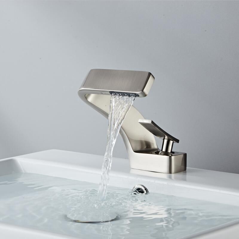 FlowLuxe Moderner geschwungener Wasserhahn | Wasserfall-Design | Premium-Qualität | Stilvoll und funktional