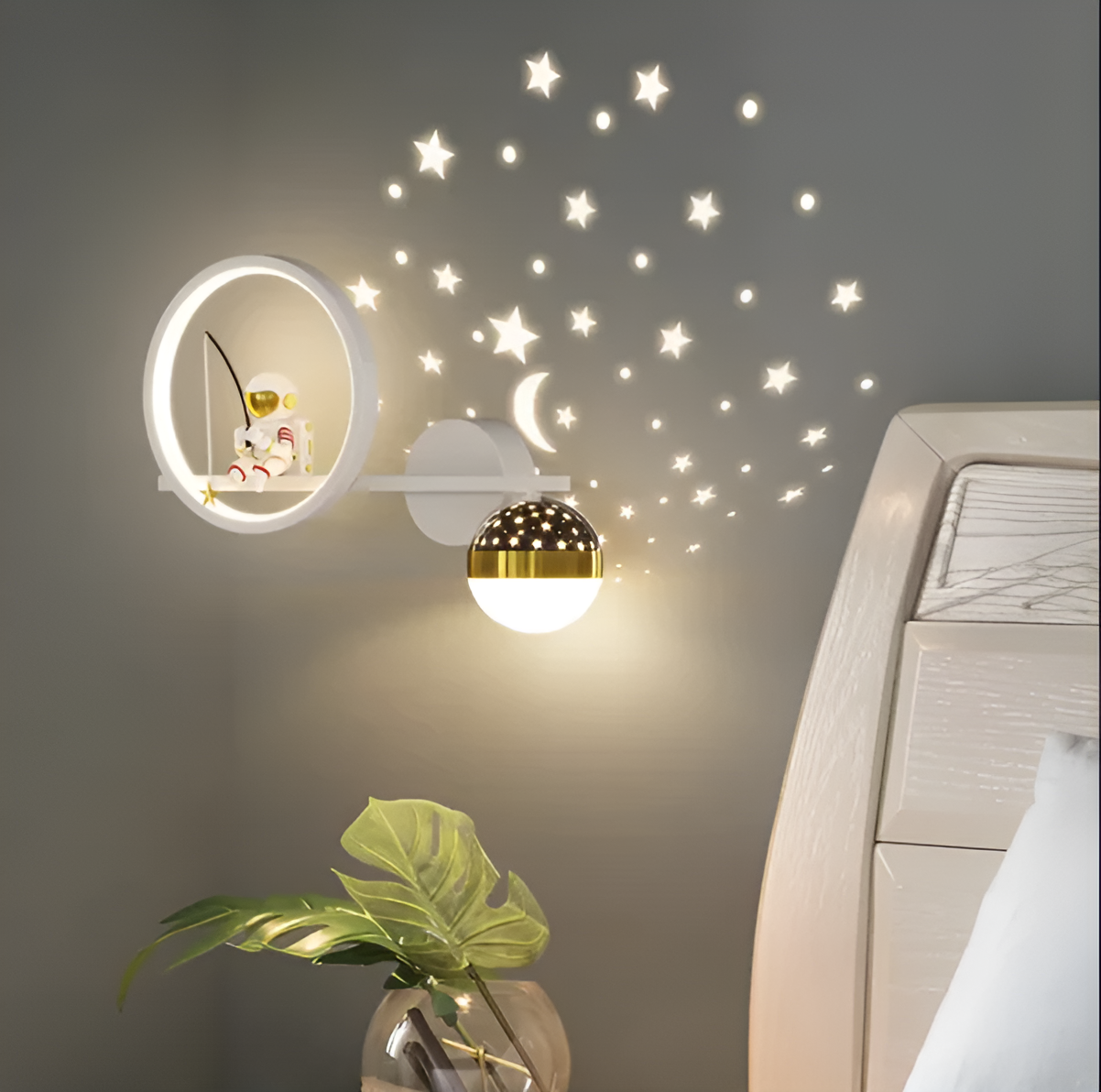 StarVoyage Kinder-Wandleuchte | LED-Sternprojektor Nachtlicht | Astronautendesign | Magisches Licht für Kinderzimmer