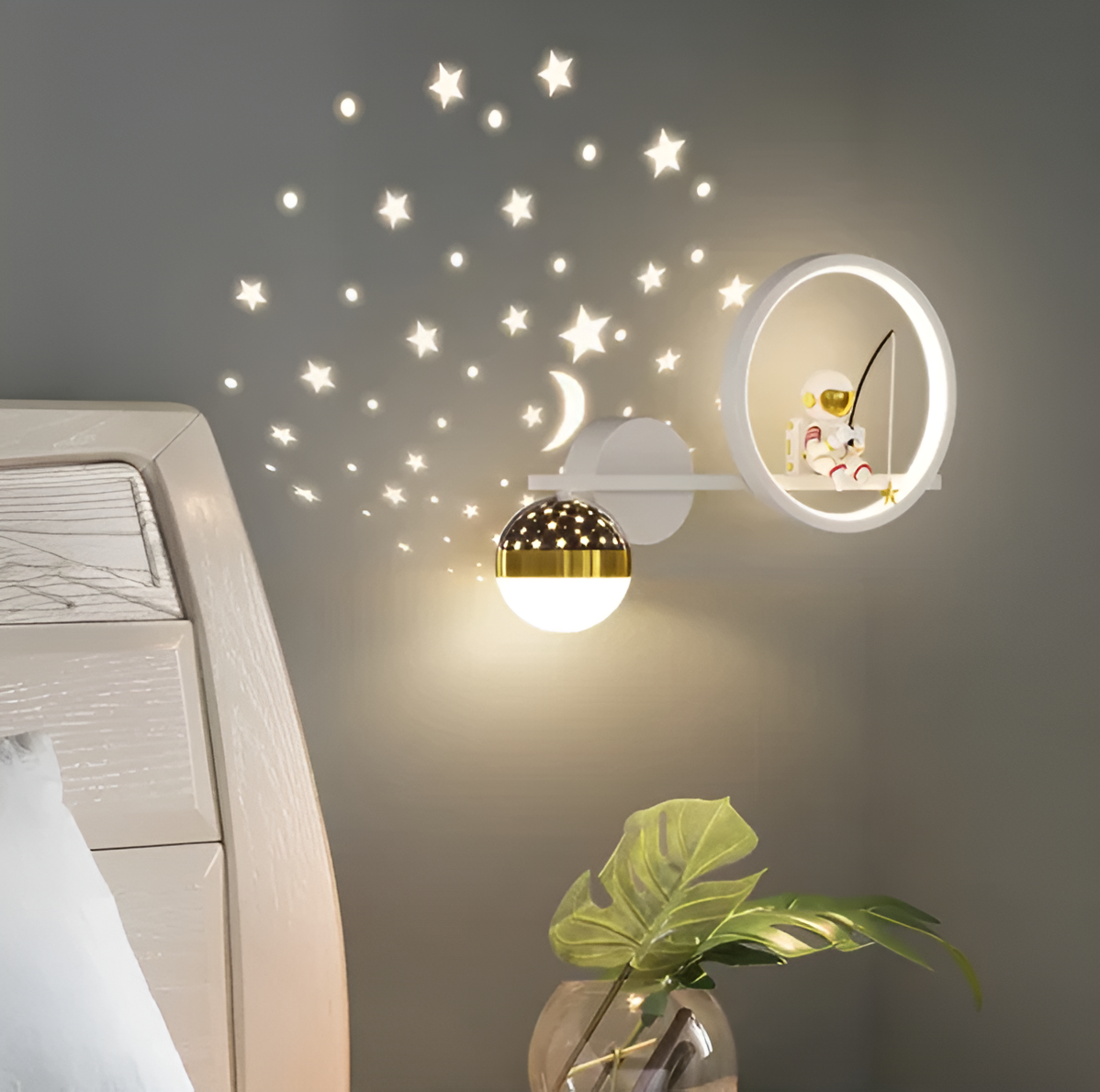 StarVoyage Kinder-Wandleuchte | LED-Sternprojektor Nachtlicht | Astronautendesign | Magisches Licht für Kinderzimmer
