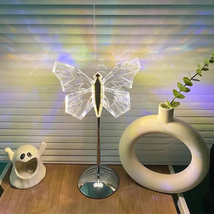 GlowFly Schmetterling Kristall Tischlampe | Elegantes Design | LED-Stimmungslicht