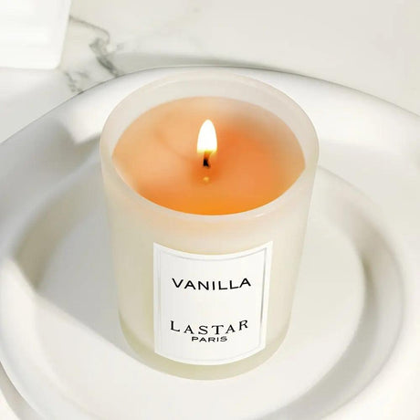 AromaFlair Duftkerze | Handgefertigte Sojawachskerze | Entspannender Vanilleduft | Elegantes Design