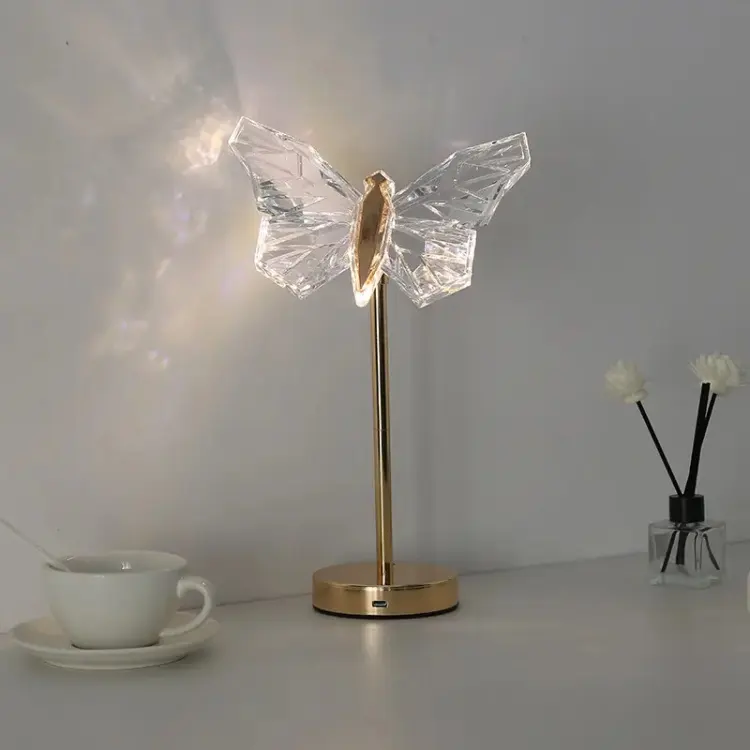 GlowFly Schmetterling Kristall Tischlampe | Elegantes Design | LED-Stimmungslicht
