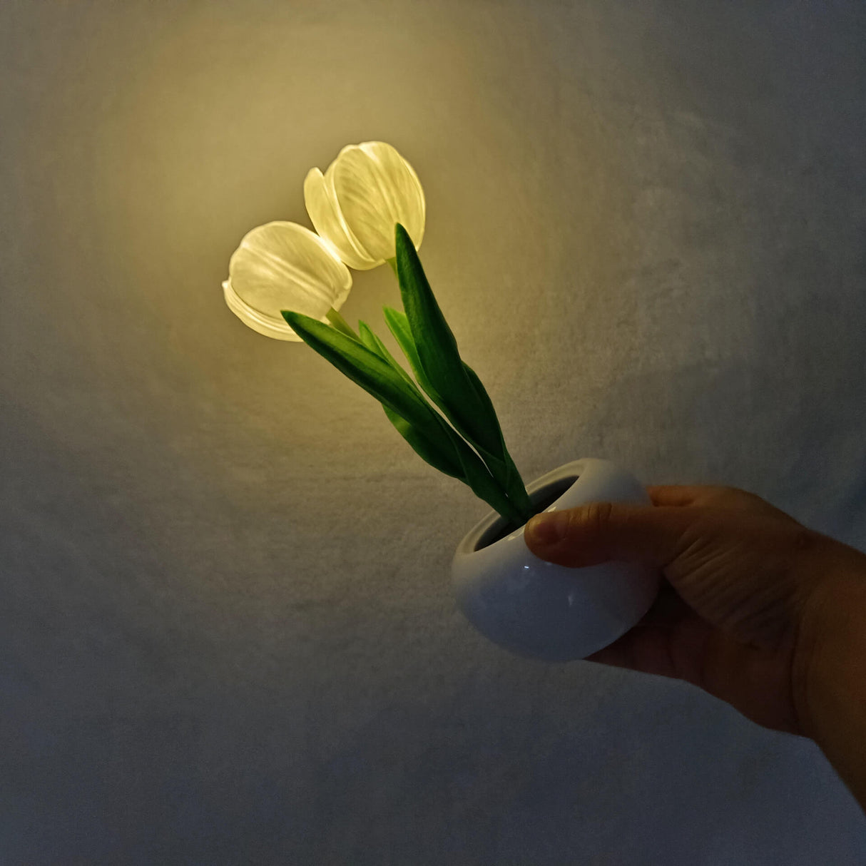 BlossomGlow LED Nachtlicht Tischlampe | Kreatives Blumen-Design | Tulpe & Pfingstrose | Stimmungslicht