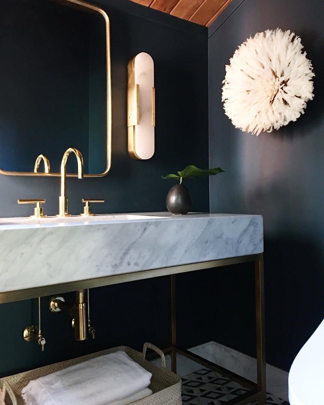 LumaSerene Langgestreckte Alabaster Wandleuchte | Modernes Design | Elegante Beleuchtung | Energieeffizient