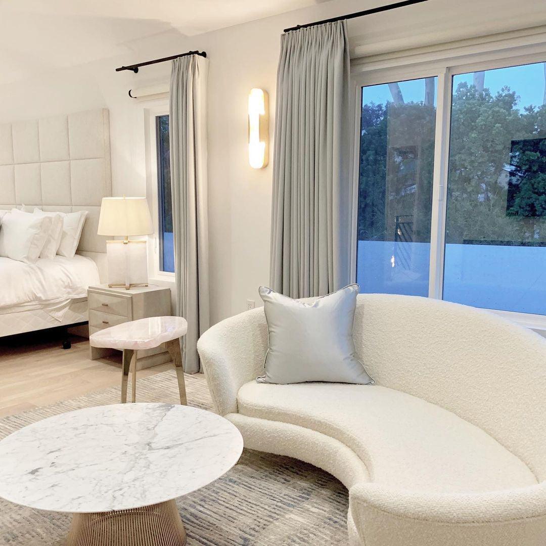 LumaSerene Langgestreckte Alabaster Wandleuchte | Modernes Design | Elegante Beleuchtung | Energieeffizient