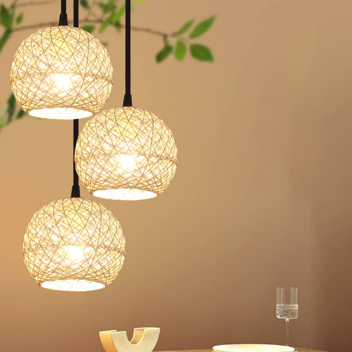 GlobeRattan – Beige Geflochtene Rattan Pendelleuchte | 1/3 Lichter | Elegantes Design