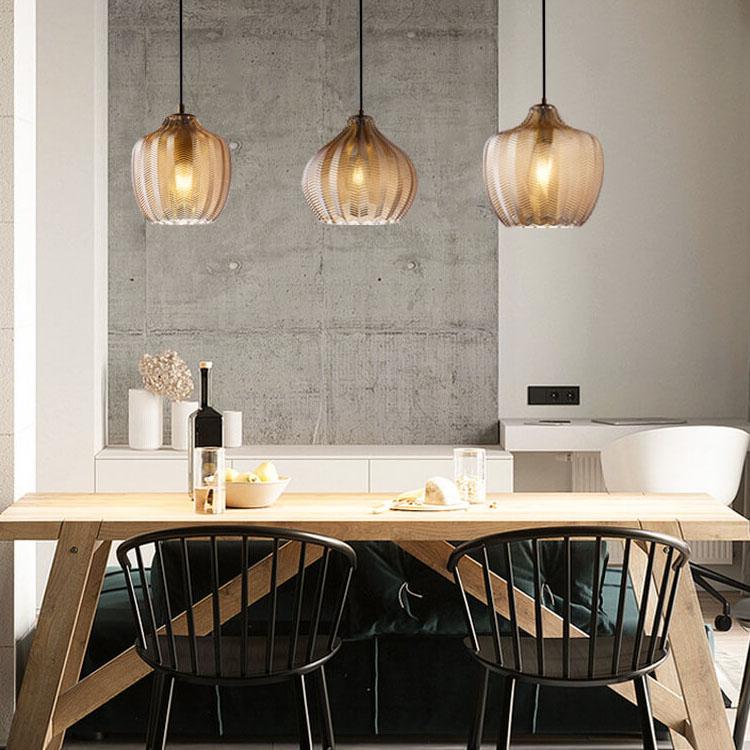 LuxeWave Nordic Glas-Pendelleuchte | Wellenstruktur | 1-Licht Barrel Design | Rauchgrau & Cognac Optionen