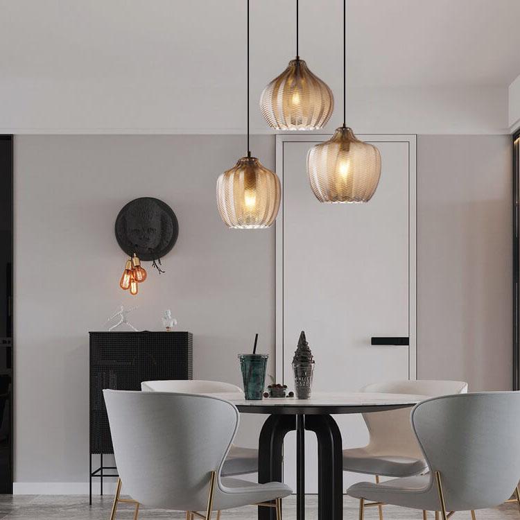 LuxeWave Nordic Glas-Pendelleuchte | Wellenstruktur | 1-Licht Barrel Design | Rauchgrau & Cognac Optionen