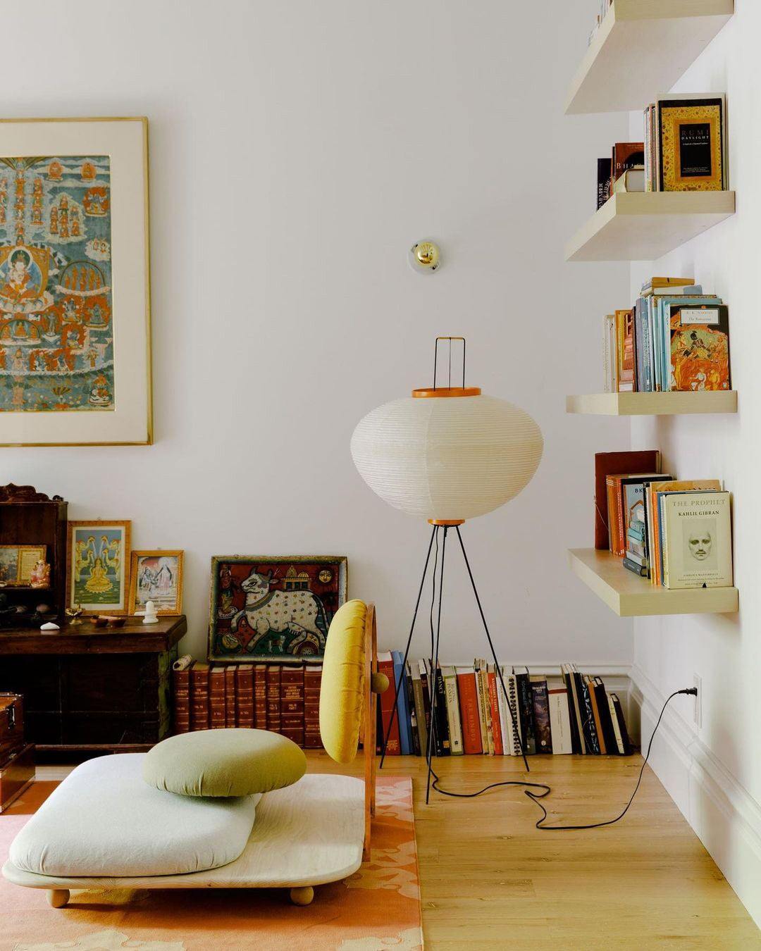 SereniLum Reispapier Stehlampe | Minimalistisches Design | Warmweißes LED-Licht | Nachhaltige Deko für Zuhause