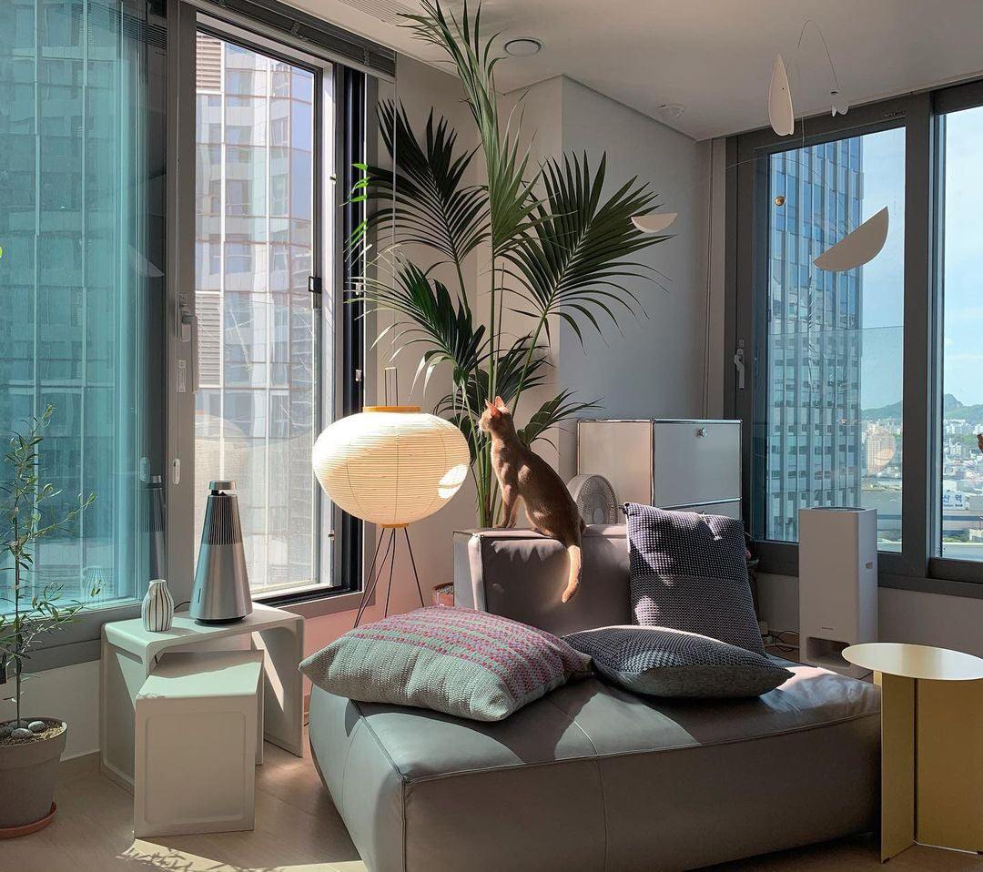 SereniLum Reispapier Stehlampe | Minimalistisches Design | Warmweißes LED-Licht | Nachhaltige Deko für Zuhause