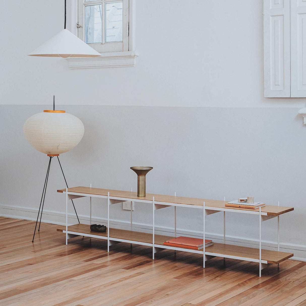 SereniLum Reispapier Stehlampe | Minimalistisches Design | Warmweißes LED-Licht | Nachhaltige Deko für Zuhause