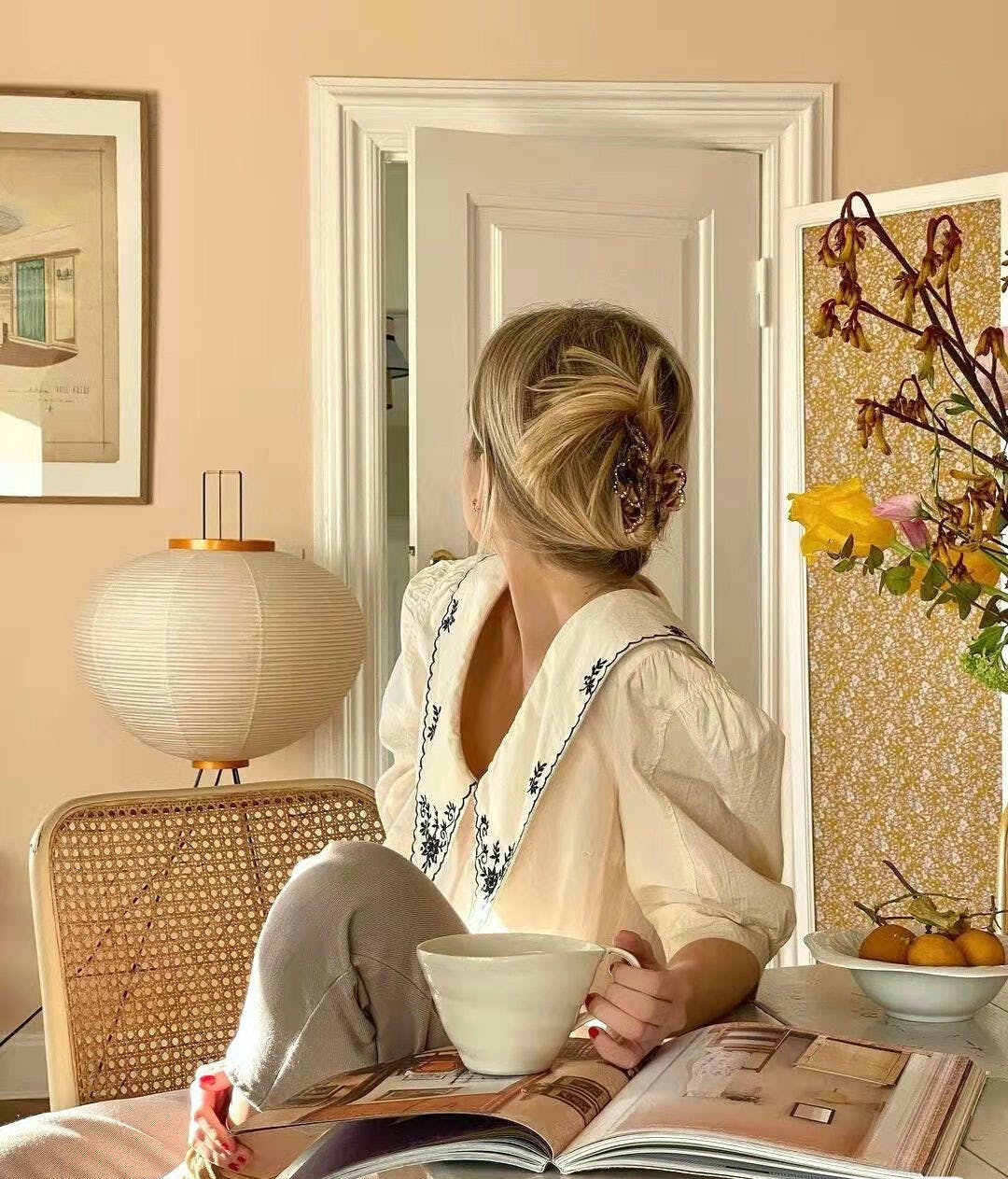 SereniLum Reispapier Stehlampe | Minimalistisches Design | Warmweißes LED-Licht | Nachhaltige Deko für Zuhause