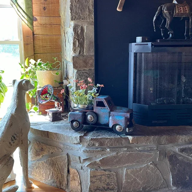 RustyTruck Vintage Pflanztopf | Nostalgischer Retro-Truck | Dekoratives Pflanzgefäß | Rustikales Gartendekor