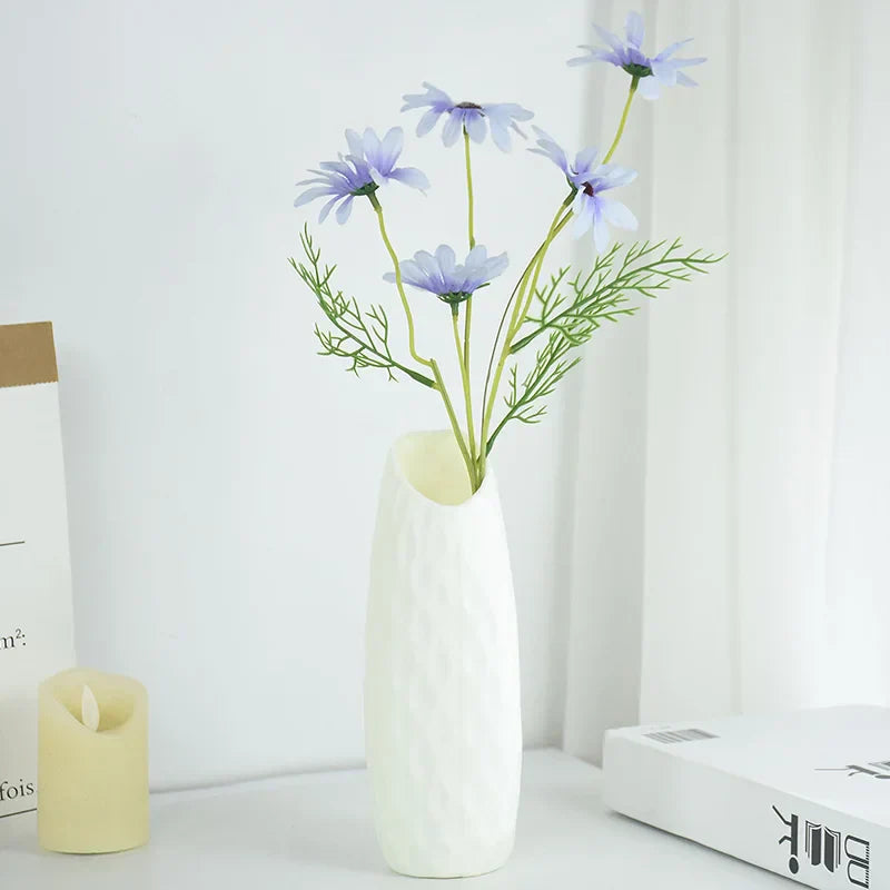 Blumeo Minimalistische Blumenvase | Weiße Keramikvase für Tisch- & Küchendekoration | Perfekt für Hochzeitsarrangements & Blumensträuße