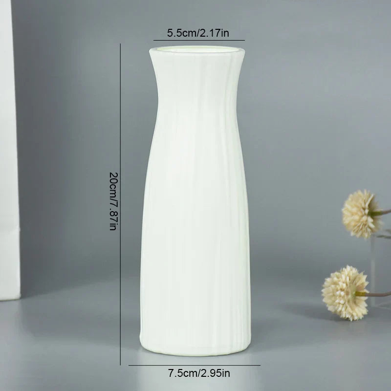 Blumeo Minimalistische Blumenvase | Weiße Keramikvase für Tisch- & Küchendekoration | Perfekt für Hochzeitsarrangements & Blumensträuße