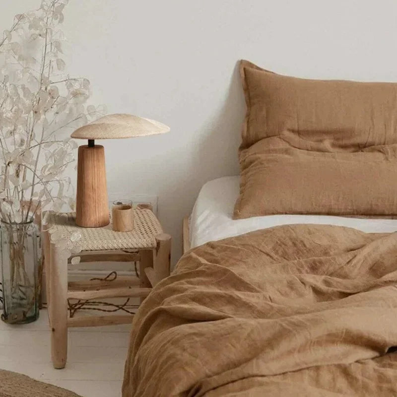 SereneLite Wabi-Sabi Leinen Tischlampe | Minimalistisches Design | Natürliche Beleuchtung | Wohnkultur | Schlafzimmerlampe