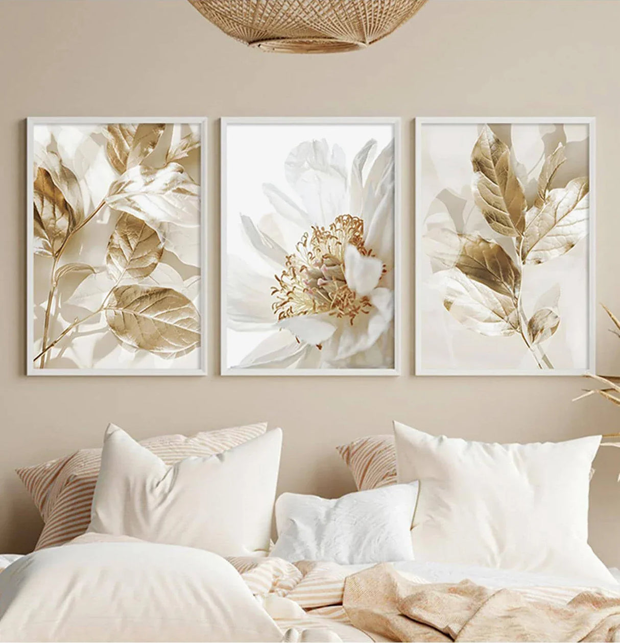 ArtBliss Moderne Wandkunst mit weißen und goldenen Blumenmotiven | Kunstdrucke auf Leinwand | Kunstdekor für Wohnzimmer, Esszimmer, Schlafzimmer (3er-Set)