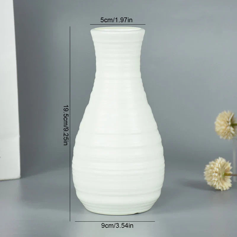 Blumeo Minimalistische Blumenvase | Weiße Keramikvase für Tisch- & Küchendekoration | Perfekt für Hochzeitsarrangements & Blumensträuße