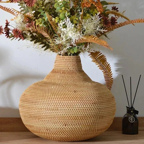 WickerGlow Rattan Vase | Handgefertigter Blumenkorb | Natürliche Dekoration | Stilvolles Design für Zuhause