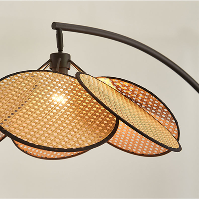 BaskLoom Rattan Wicker Stehlampe | Handgefertigtes Design | Natürliche Beleuchtung für Zuhause