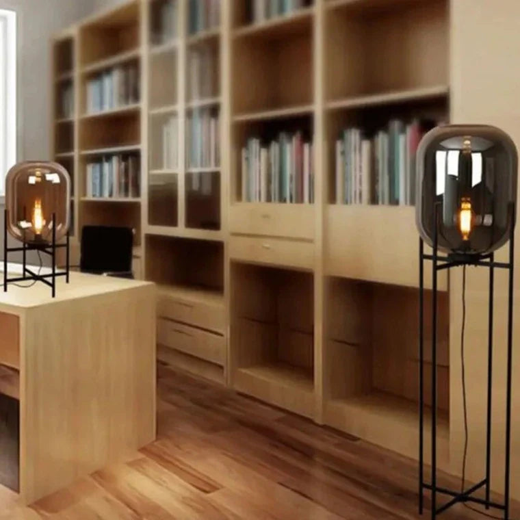 LumenCognac Glas Stehlampe | Elegantes Design | Amber oder Grau | Dimmbares Licht für Stilvolles Wohnen