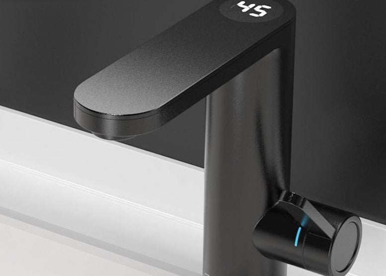 ThermoFlow Elektrischer Wasserhahn mit Heizfunktion | Sofort heißes Wasser | Energiesparend | Modernes Design