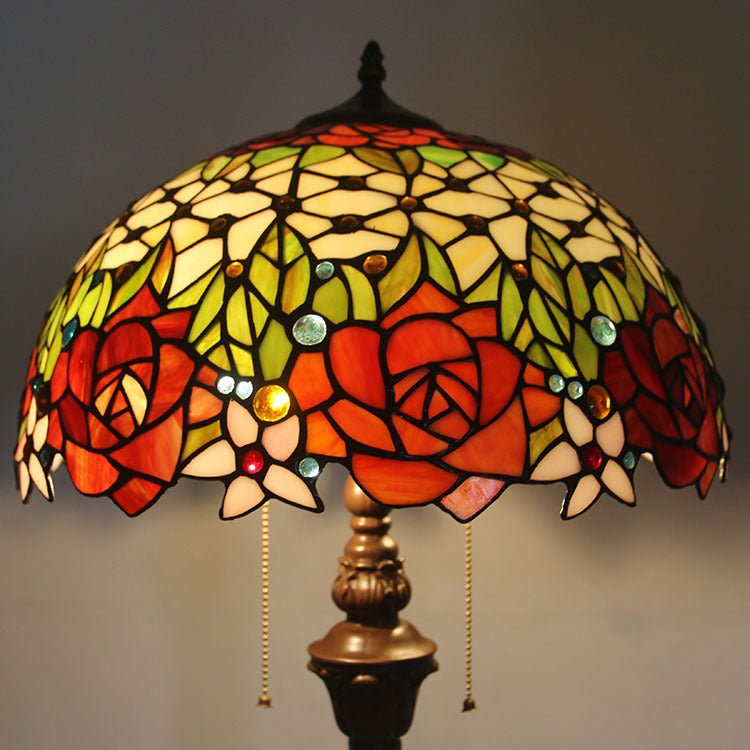 Rosevita Stehlampe | Traditionelles Tiffany-Design | Glas mit Rosenmotiv | 2-flammige Beleuchtung für Schlafzimmer