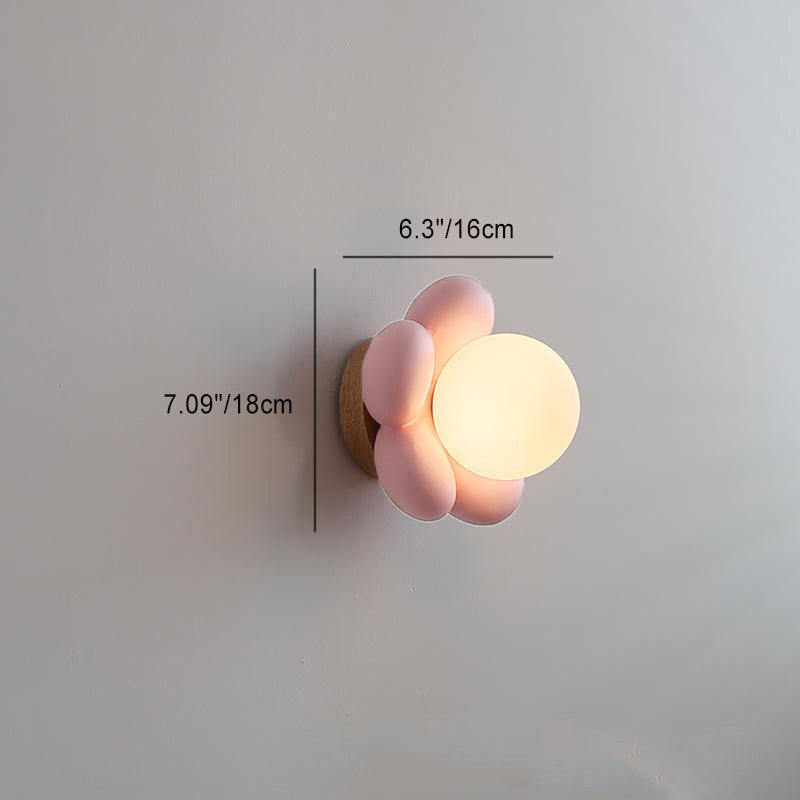 PetalCrest Wandlampe | Nordic Kreativ Design | Blütenform | Keramik & Holz | 1-Flammig