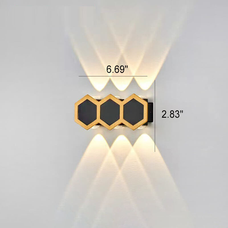 LumoHex Prime | Modernes Outdoor LED Wandlicht | Hexagon Schwarz-Gold Kombination