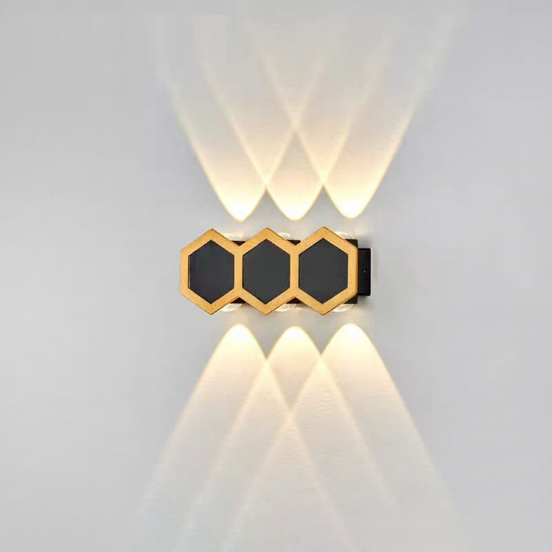 LumoHex Prime | Modernes Outdoor LED Wandlicht | Hexagon Schwarz-Gold Kombination