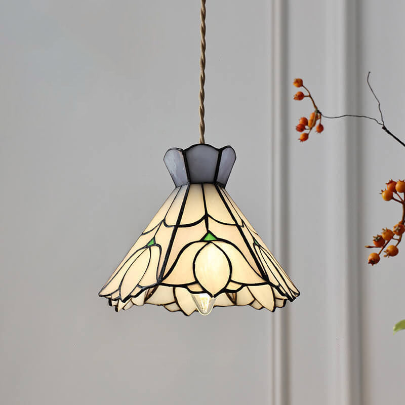 Roselume Tiffany Pendelleuchte | Vintage Rosenmotiv | Buntglas Kegelform | 1-Licht Hängelampe