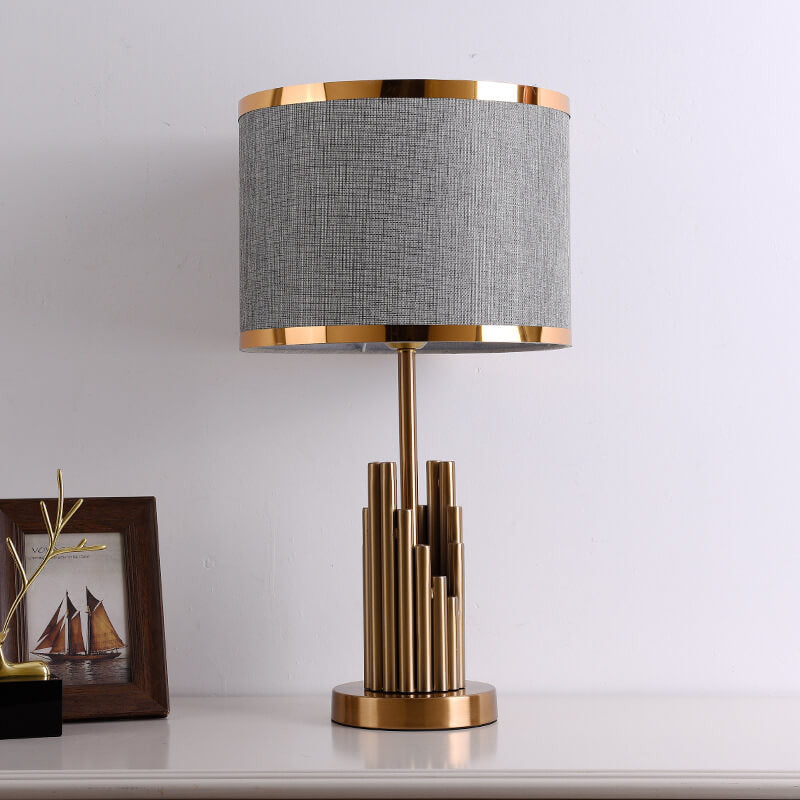 LuxeShade LED Tischlampe | Zylindrisches Stoffdesign | Moderne Beleuchtung | Deko für Zuhause