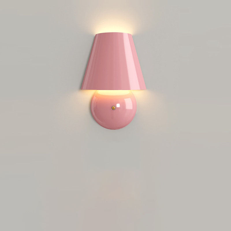 TrapeLux LED Wandleuchte | Modernes Trapez-Design | Eisen & Acryl | Warmweißes Licht