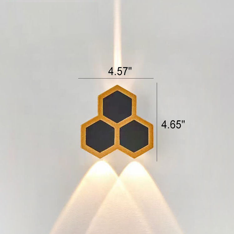 LumoHex Prime | Modernes Outdoor LED Wandlicht | Hexagon Schwarz-Gold Kombination