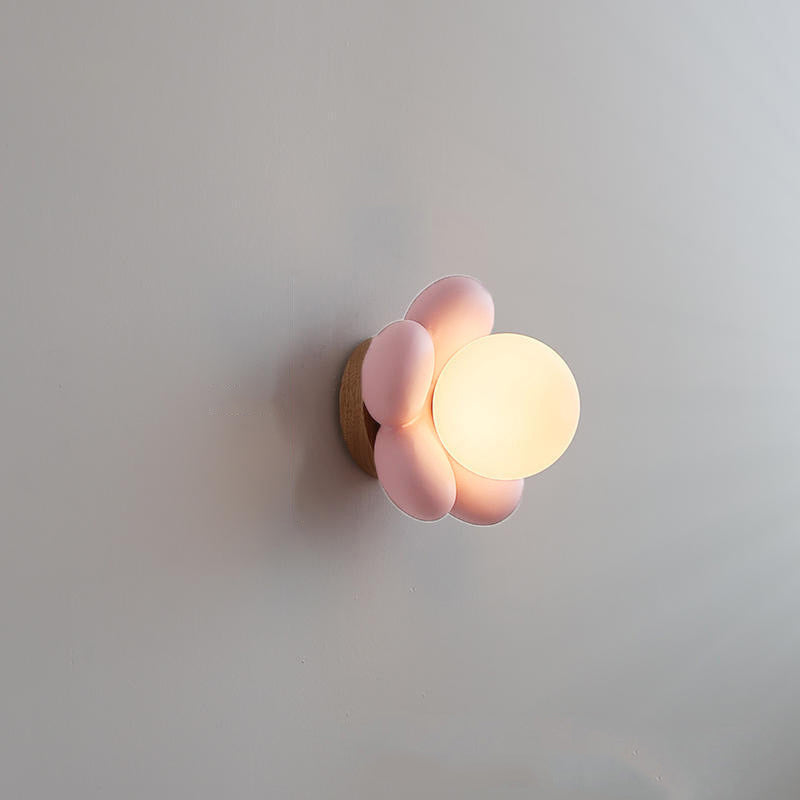 PetalCrest Wandlampe | Nordic Kreativ Design | Blütenform | Keramik & Holz | 1-Flammig